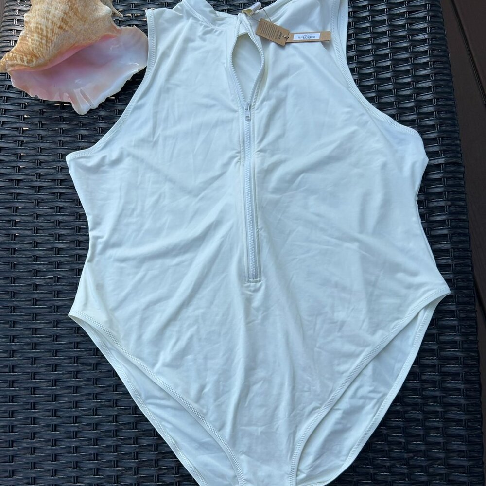 Ladies SKIMS Swim Sleeveless One Piece White Size 4XL NWT